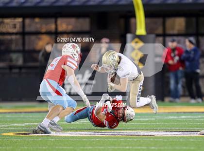 Thumbnail 2 in Holt vs. Webb City - MSHSAA Class 5 Show-Me Bowl photogallery.