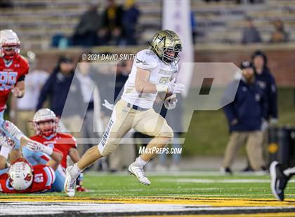 Thumbnail 1 in Holt vs. Webb City - MSHSAA Class 5 Show-Me Bowl photogallery.