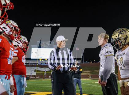 Thumbnail 3 in Holt vs. Webb City - MSHSAA Class 5 Show-Me Bowl photogallery.