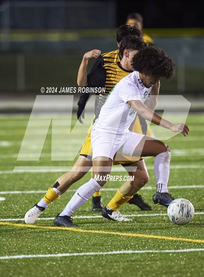 Thumbnail 3 in Englewood vs Choctawhatchee (FHSAA 5A Regional Quaterfinal) photogallery.