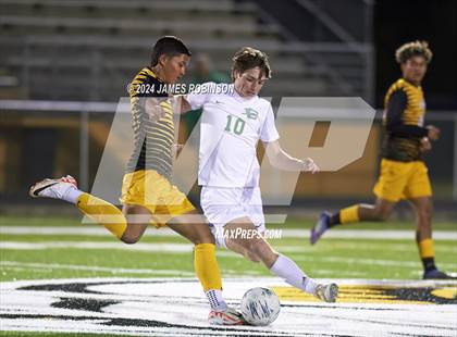 Thumbnail 3 in Englewood vs Choctawhatchee (FHSAA 5A Regional Quaterfinal) photogallery.