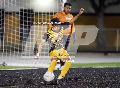 Thumbnail 3 in Englewood vs Choctawhatchee (FHSAA 5A Regional Quaterfinal) photogallery.