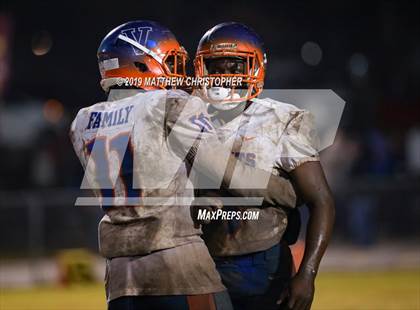 Thumbnail 3 in Baker vs. Vernon (FHSAA 1A Regional Final) photogallery.