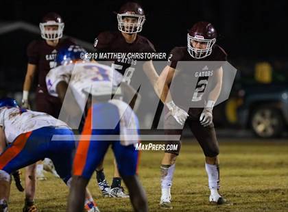 Thumbnail 3 in Baker vs. Vernon (FHSAA 1A Regional Final) photogallery.