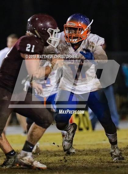 Thumbnail 1 in Baker vs. Vernon (FHSAA 1A Regional Final) photogallery.