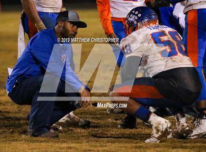 Thumbnail 2 in Baker vs. Vernon (FHSAA 1A Regional Final) photogallery.