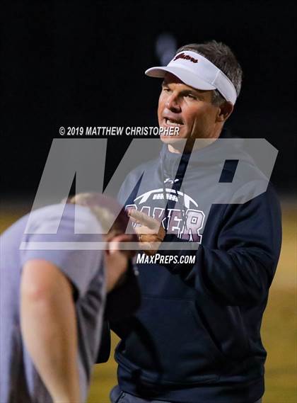 Thumbnail 3 in Baker vs. Vernon (FHSAA 1A Regional Final) photogallery.