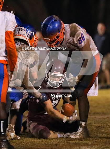 Thumbnail 3 in Baker vs. Vernon (FHSAA 1A Regional Final) photogallery.