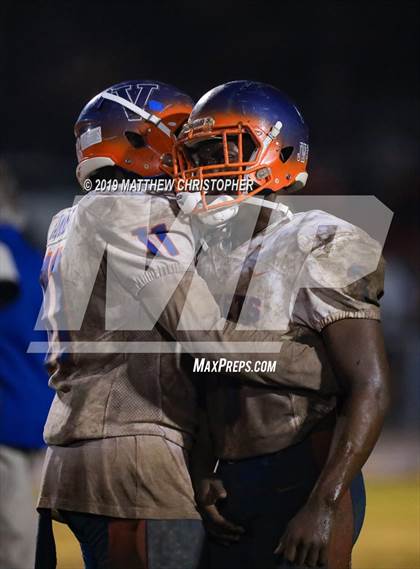 Thumbnail 2 in Baker vs. Vernon (FHSAA 1A Regional Final) photogallery.