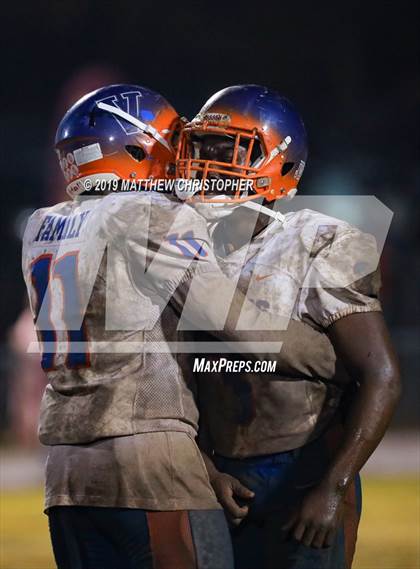 Thumbnail 3 in Baker vs. Vernon (FHSAA 1A Regional Final) photogallery.