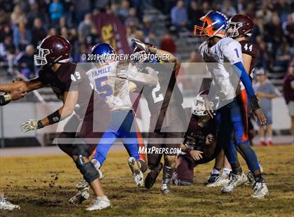 Thumbnail 3 in Baker vs. Vernon (FHSAA 1A Regional Final) photogallery.