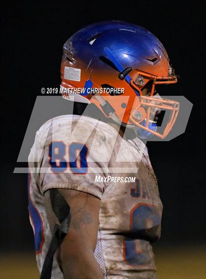 Thumbnail 3 in Baker vs. Vernon (FHSAA 1A Regional Final) photogallery.