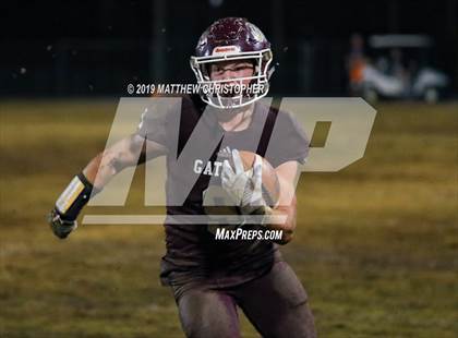 Thumbnail 1 in Baker vs. Vernon (FHSAA 1A Regional Final) photogallery.