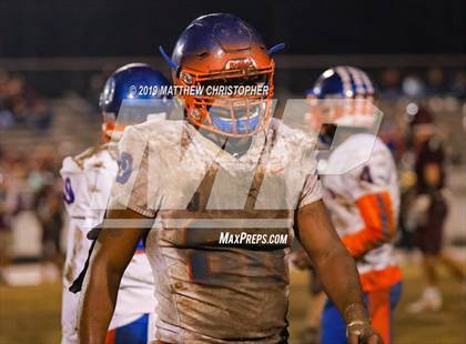 Thumbnail 3 in Baker vs. Vernon (FHSAA 1A Regional Final) photogallery.