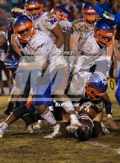Thumbnail 3 in Baker vs. Vernon (FHSAA 1A Regional Final) photogallery.
