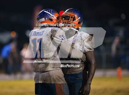 Thumbnail 2 in Baker vs. Vernon (FHSAA 1A Regional Final) photogallery.