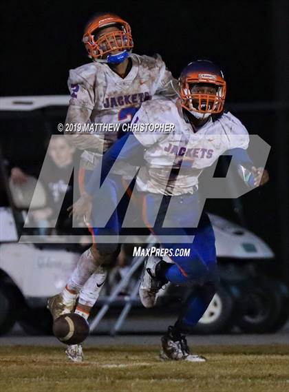 Thumbnail 2 in Baker vs. Vernon (FHSAA 1A Regional Final) photogallery.