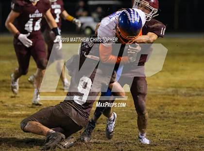 Thumbnail 1 in Baker vs. Vernon (FHSAA 1A Regional Final) photogallery.