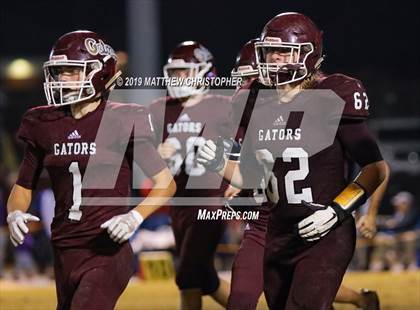 Thumbnail 1 in Baker vs. Vernon (FHSAA 1A Regional Final) photogallery.