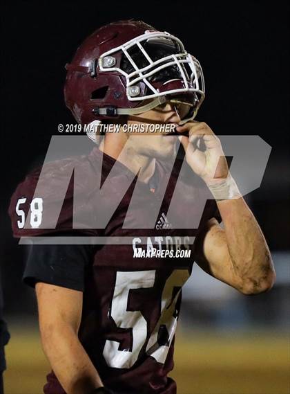 Thumbnail 2 in Baker vs. Vernon (FHSAA 1A Regional Final) photogallery.
