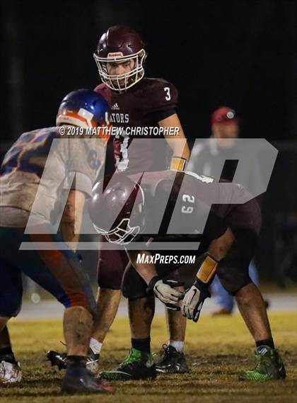 Thumbnail 1 in Baker vs. Vernon (FHSAA 1A Regional Final) photogallery.