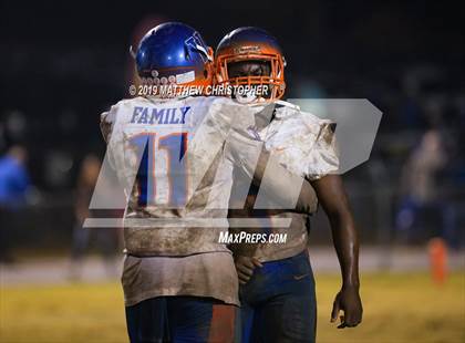 Thumbnail 1 in Baker vs. Vernon (FHSAA 1A Regional Final) photogallery.