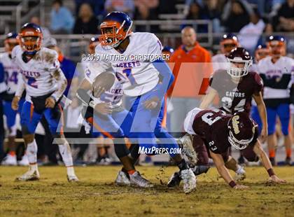 Thumbnail 1 in Baker vs. Vernon (FHSAA 1A Regional Final) photogallery.