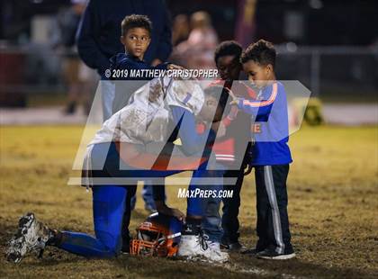 Thumbnail 1 in Baker vs. Vernon (FHSAA 1A Regional Final) photogallery.