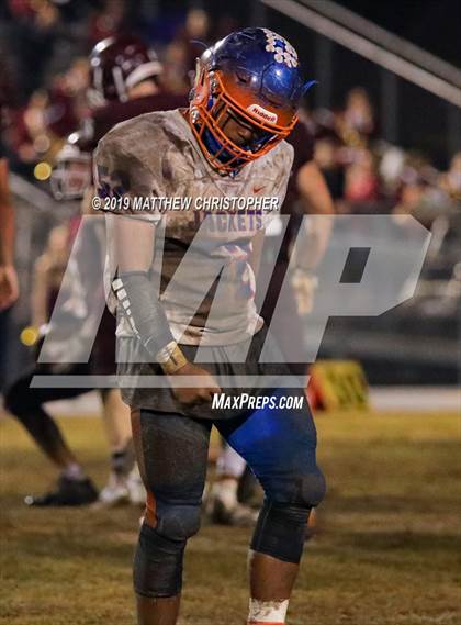Thumbnail 3 in Baker vs. Vernon (FHSAA 1A Regional Final) photogallery.