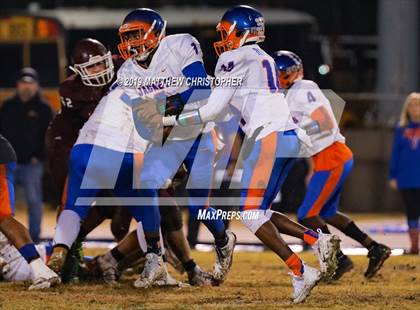 Thumbnail 1 in Baker vs. Vernon (FHSAA 1A Regional Final) photogallery.