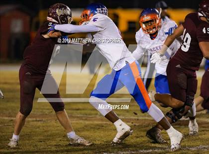 Thumbnail 2 in Baker vs. Vernon (FHSAA 1A Regional Final) photogallery.
