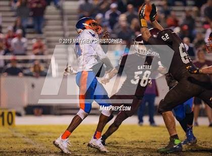 Thumbnail 3 in Baker vs. Vernon (FHSAA 1A Regional Final) photogallery.