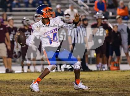 Thumbnail 1 in Baker vs. Vernon (FHSAA 1A Regional Final) photogallery.