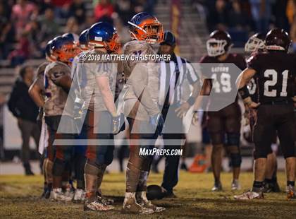 Thumbnail 1 in Baker vs. Vernon (FHSAA 1A Regional Final) photogallery.