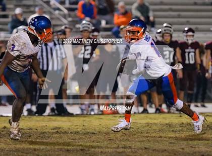 Thumbnail 1 in Baker vs. Vernon (FHSAA 1A Regional Final) photogallery.