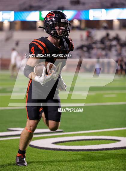 Thumbnail 3 in Gilmer vs. Celina (UIL 4A Regional SemiFinal) photogallery.