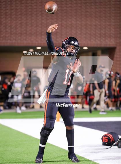 Thumbnail 2 in Gilmer vs. Celina (UIL 4A Regional SemiFinal) photogallery.