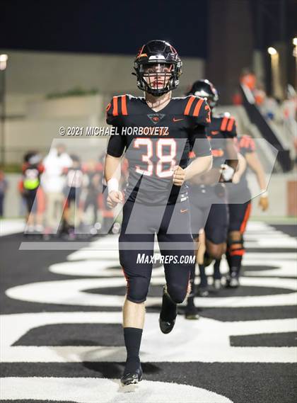 Thumbnail 3 in Gilmer vs. Celina (UIL 4A Regional SemiFinal) photogallery.