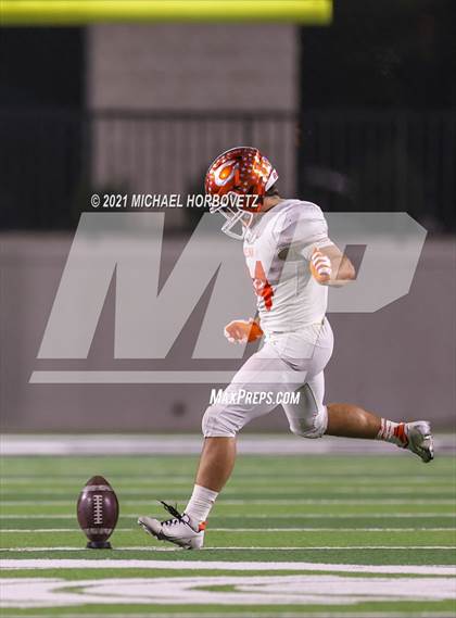 Thumbnail 2 in Gilmer vs. Celina (UIL 4A Regional SemiFinal) photogallery.
