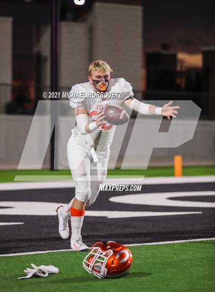 Thumbnail 2 in Gilmer vs. Celina (UIL 4A Regional SemiFinal) photogallery.