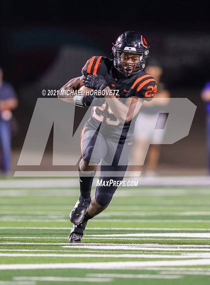 Thumbnail 3 in Gilmer vs. Celina (UIL 4A Regional SemiFinal) photogallery.