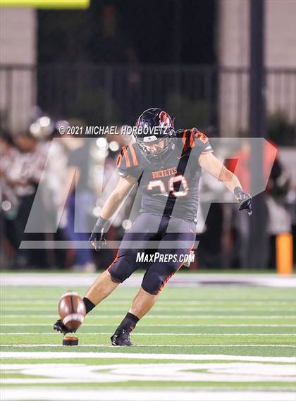 Thumbnail 2 in Gilmer vs. Celina (UIL 4A Regional SemiFinal) photogallery.