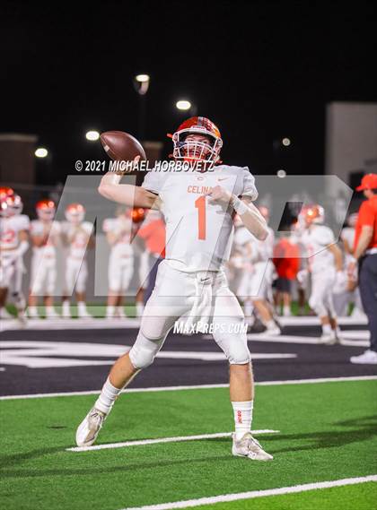 Thumbnail 2 in Gilmer vs. Celina (UIL 4A Regional SemiFinal) photogallery.