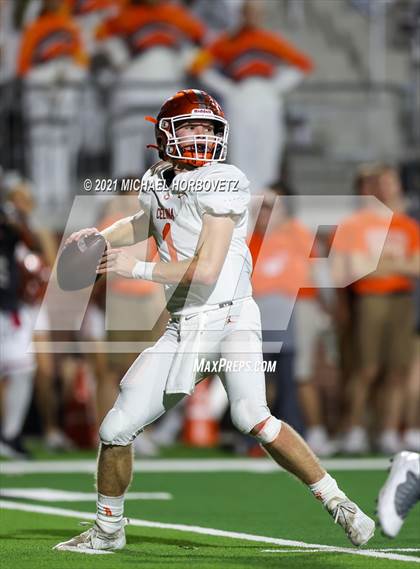 Thumbnail 3 in Gilmer vs. Celina (UIL 4A Regional SemiFinal) photogallery.