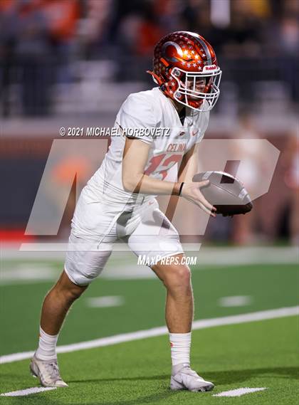 Thumbnail 1 in Gilmer vs. Celina (UIL 4A Regional SemiFinal) photogallery.