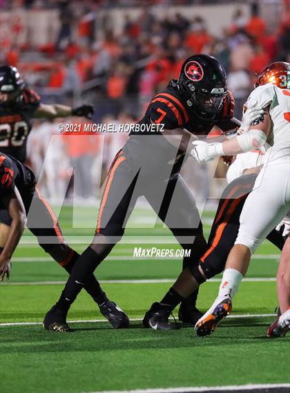 Thumbnail 2 in Gilmer vs. Celina (UIL 4A Regional SemiFinal) photogallery.
