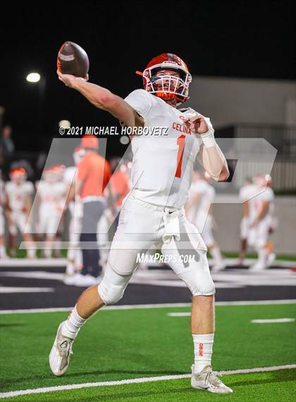 Thumbnail 1 in Gilmer vs. Celina (UIL 4A Regional SemiFinal) photogallery.