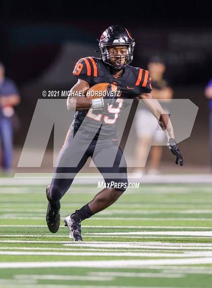 Thumbnail 2 in Gilmer vs. Celina (UIL 4A Regional SemiFinal) photogallery.