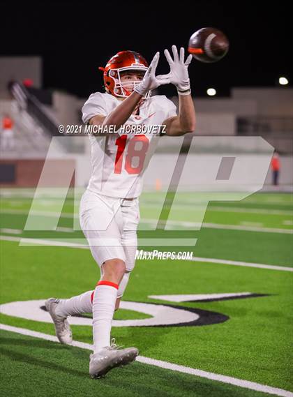 Thumbnail 3 in Gilmer vs. Celina (UIL 4A Regional SemiFinal) photogallery.