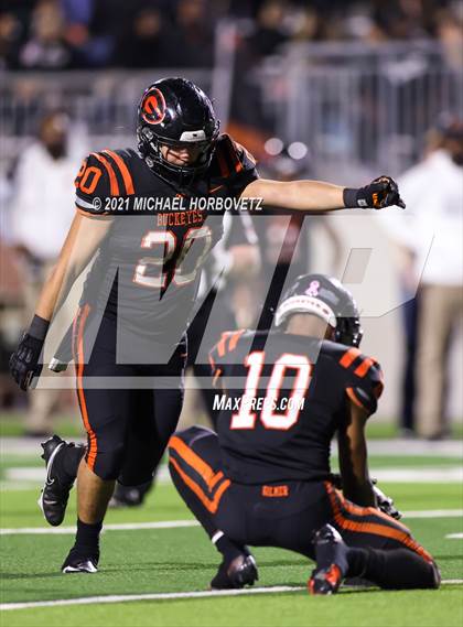 Thumbnail 1 in Gilmer vs. Celina (UIL 4A Regional SemiFinal) photogallery.